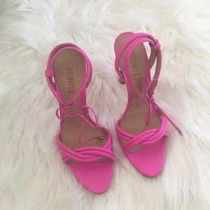 schutz yvi sandal